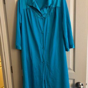 Vanity Fair M Nylon Robe Opaque Button Front Collar 3/4" Sleeve Satin Trim 40"